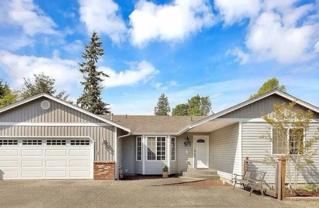4-bedroom house in fabulous Burlington with AC & Wi-Fi.