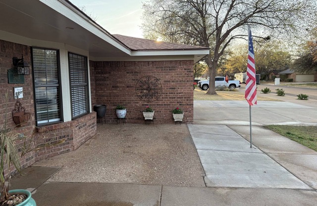 4-bedroom lodge in delightful Lubbock with AC, WiFi