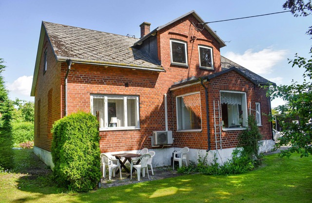 4 bedroom stunning home in Löderup