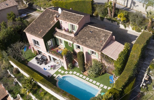 4 bedroom villa with pool 20 min from Nice