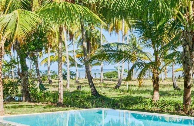 4 bedroom villa, facing the sea, with unspoilt beach and very quiet.