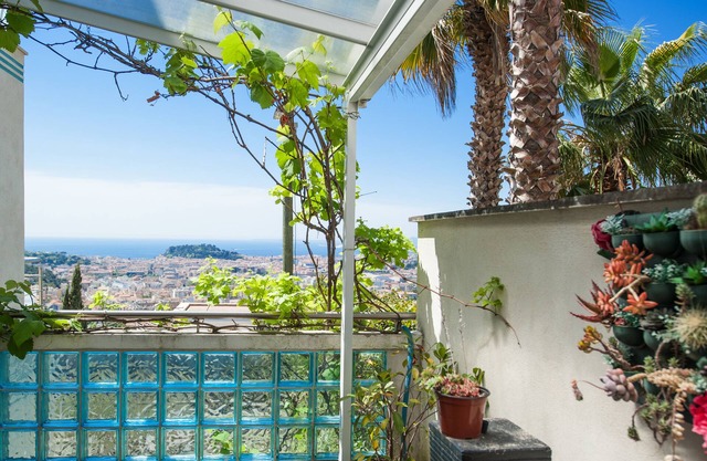 4-bedroom villa - splendid view of Nice