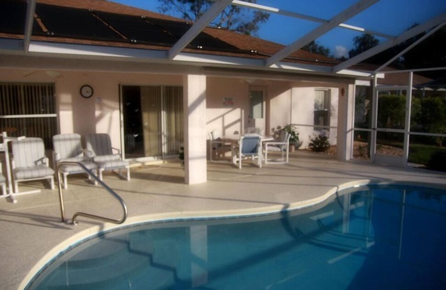 4-bedroom villa with solar heated pool