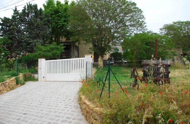 4 Bedrooms Cottage In Évenos