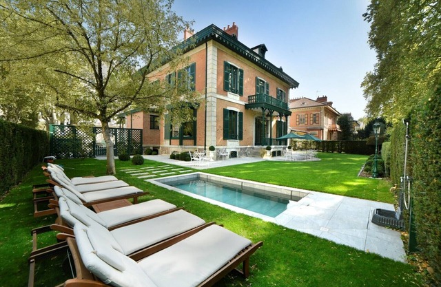 4 Chambres au Chalet Clermont-tonnerre + Piscine