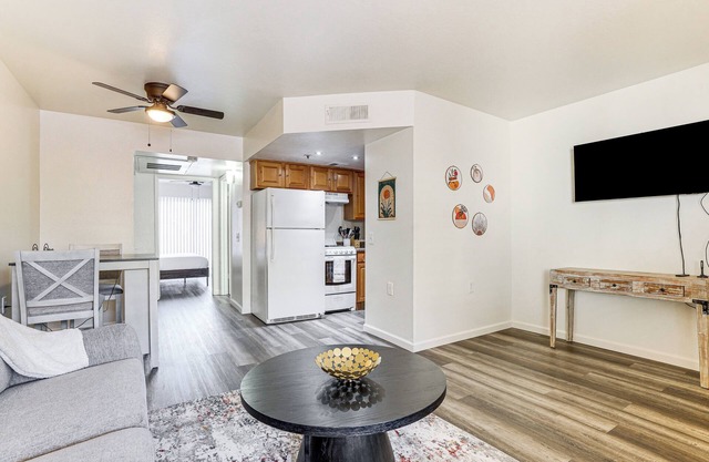 4 Mi to Surprise Stadium: Condo w/Pool!