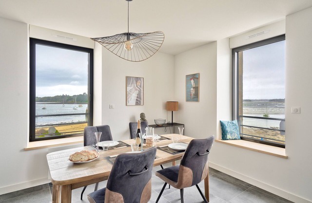 4 person flat with sea view
