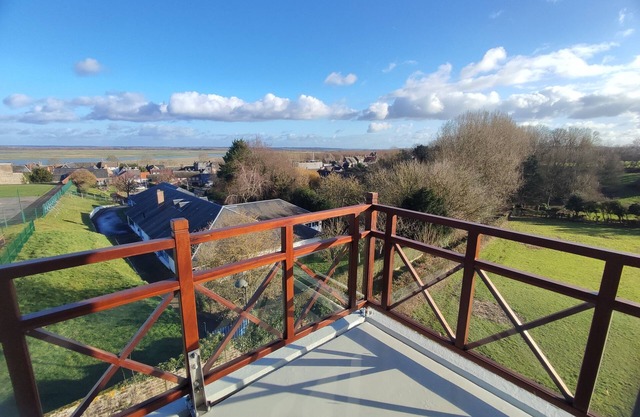4-person apartment with bay view