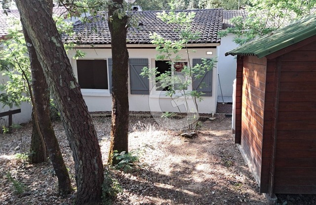 4-Person Pavilion in Private Park at Jard-sur-Mer