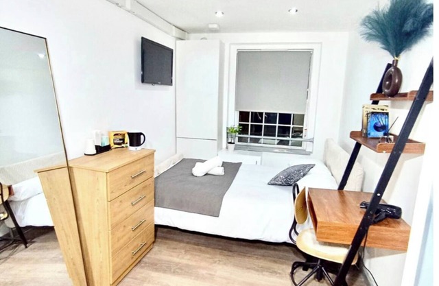 4 rooms flat in Central London