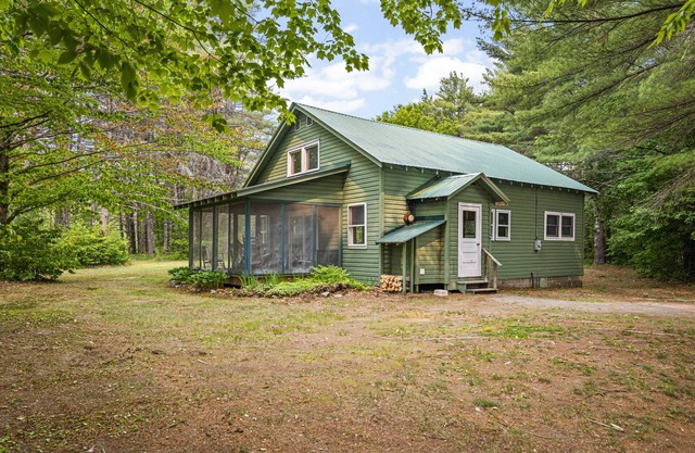 4- season Adirondack Retreat on Paradox Lake, 3 miles from Schroon Lake!