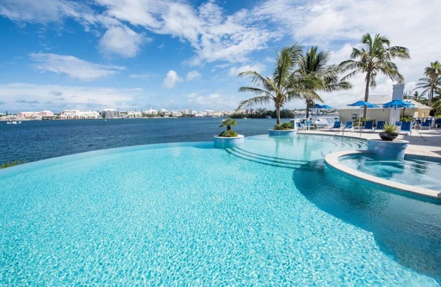 4 Spacious Units! Outdoor Pool, FREE Parking Close to Queen Elizabeth Park!