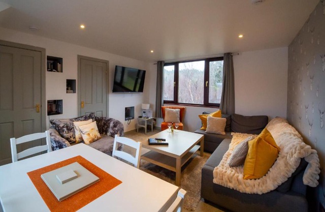 4 Wheelhouse Apartment