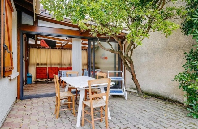 400 m from the beach, apartment for 5 people. with private garden