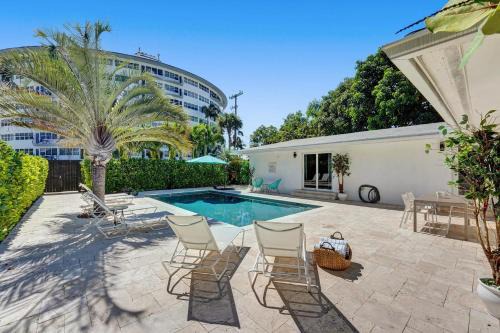 44 Canal Home With Heated Pool & Free Dock