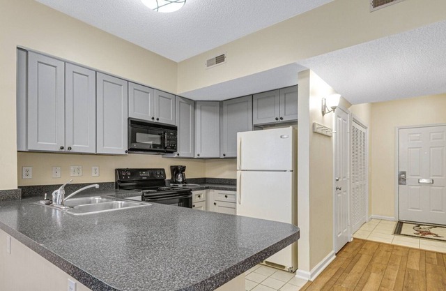 4595 Girvan Drive Legends