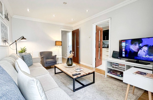 4BDR Kilburn Flat near Hampstead Heath, Abbey Road