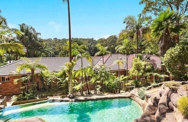 4BR countryside house with pool and rainforest