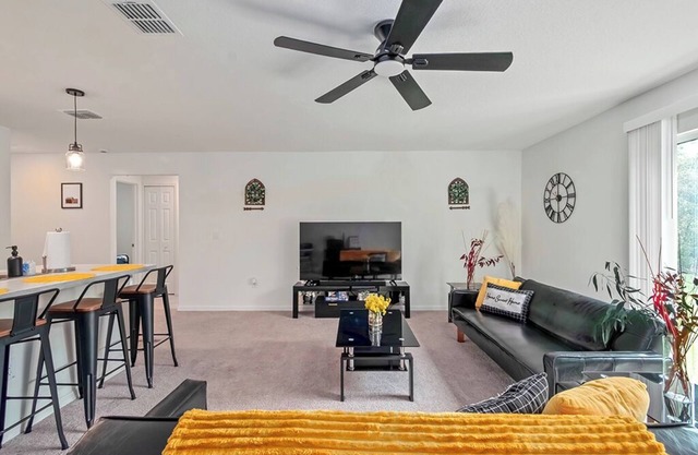 4BR for Long Stays - Kitchen + Workspace + WiFi