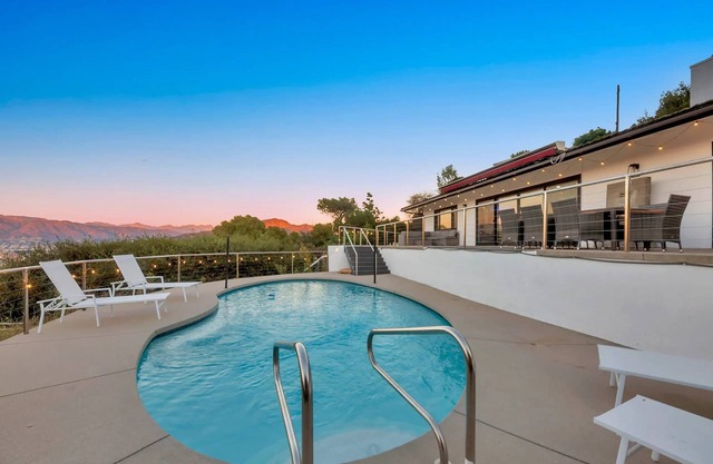 4BR Hilltop Villa by Universal Studios with Pool and Amazing Views