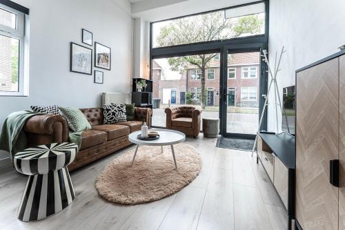 4p, City Center, Close To University & Station