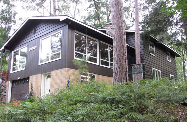 5 Bed/3 Bath Boulder Junction Lodge on a quiet bay on Boulder Lake.