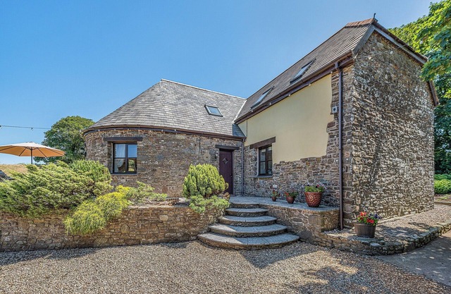 5 bedroom accommodation in Hartland, Bideford