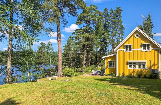 5 bedroom cozy home in Bottnaryd