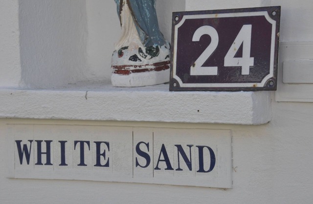 5-bedroom house, terrace, garden, 5' walk from the center and the beach