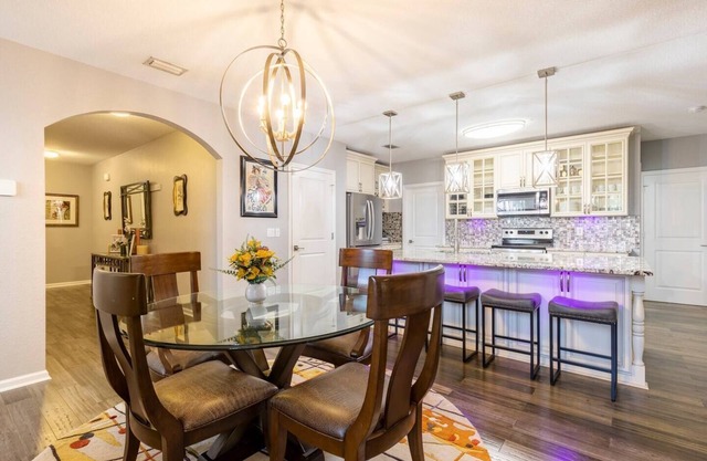 5-bedroom vacation home just 5 minutes from Palm Beach International Airport.