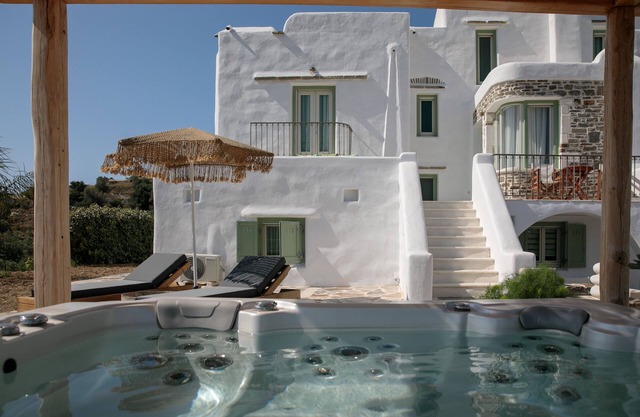 5 Bedroom Villa in Potamia, Naxos Island Private Jacuzzi