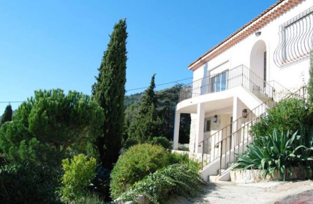 5 Bedrooms &5 Bathrooms Villa with Pool Above Monte-Carlo, La Turbie