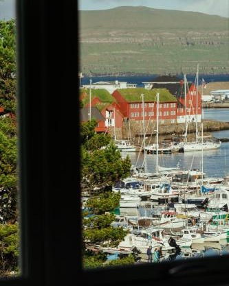 5 BR Penthouse Apartment/Downtown/Marina