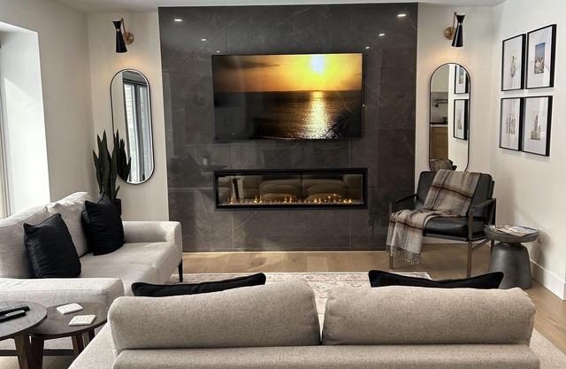 5* Lavish Luxury Home in Grand Bend where the Sunsets are Breathtaking