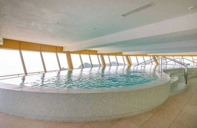5 Luxury Apt - Sea views
