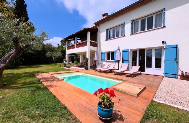 5 min from Valbonne, air-conditioned villa, private plot & private pool
