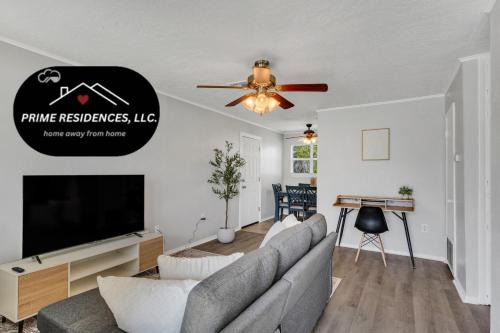 5 Min to Fort Sill Military Base!-Free Hulu-work space-Fully equipped Kitchen