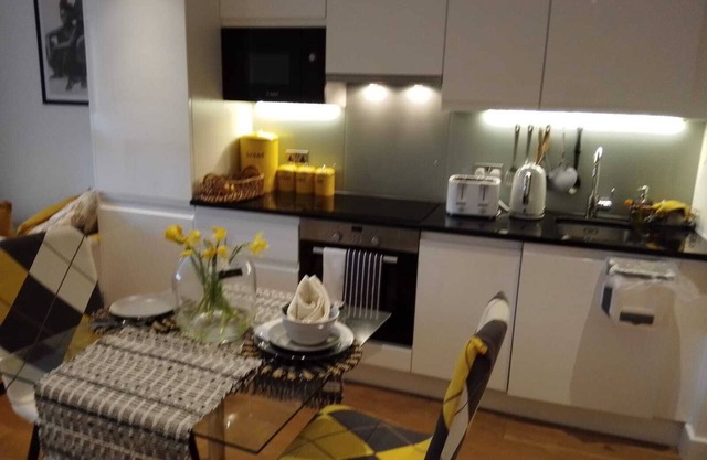 5 Mins to East Croydon Station With Concierge