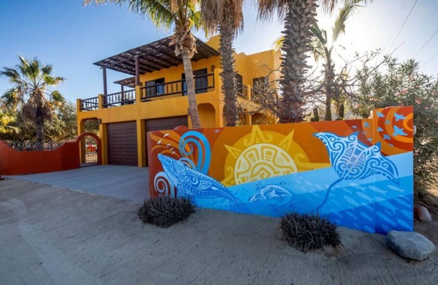 5 Minutes to Downtown Los Barriles, Walk to Beach