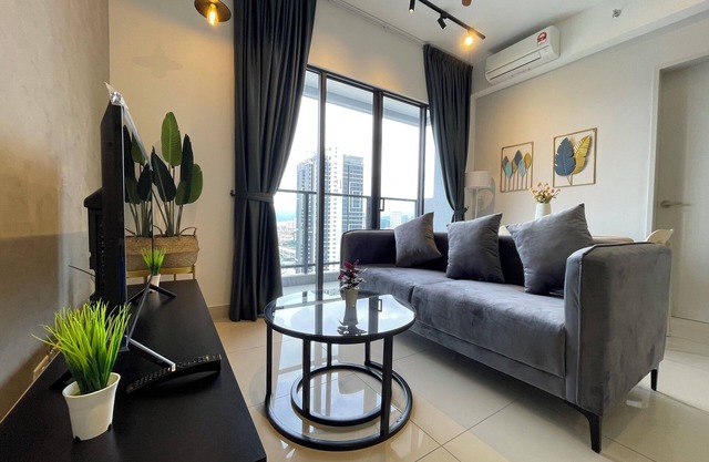 5 minutes to MRT @ Trion Kuala Lumpur 2 Bedroom Family Cozy Condo for 6pax