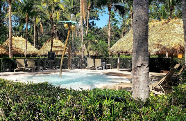 5 Star Resort Living in Naples Home