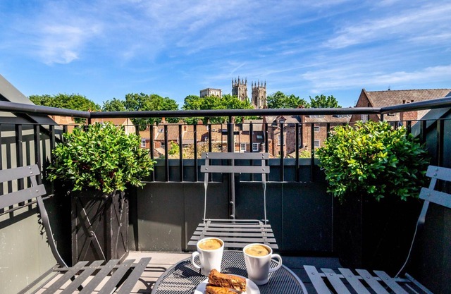5 The Quadrant - sleeps 5 guests in 2 bedrooms