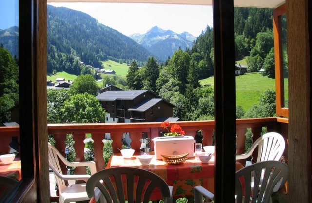 50m from resort center, 2nd floor, swimming pool, parking, tv, 28m², Arêches-Beaufort
