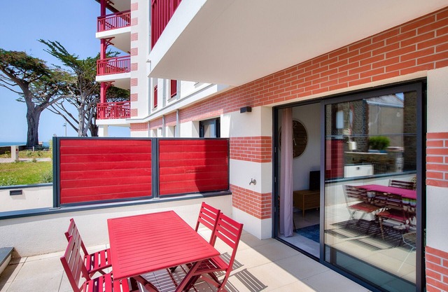 50m from the beach, nice flat for 4