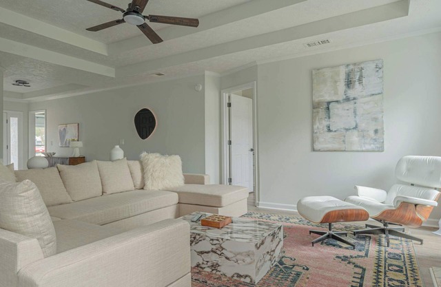 6-Bed Artistic Home with Game room