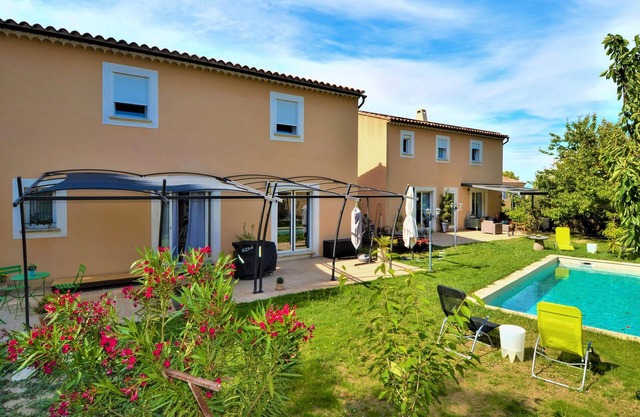 6 bedroom cozy home in Sauveterre