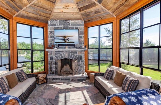 6-Bedroom Luxury Estate with Resort Amenities and 5⭐️Fishing on Georgian Bay
