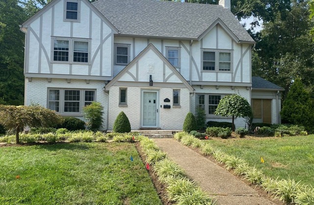 6 BR/6BA Updated Highlands Home Close to Churchill Downs - 6000+ sq ft