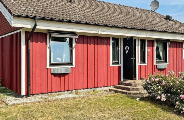 6 person holiday home in KÖPINGSVIK