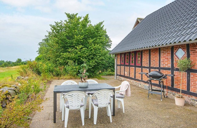 6 person holiday home in Glesborg
